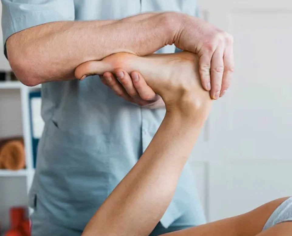 Non-Surgical Knee Treatment and Pain Relief